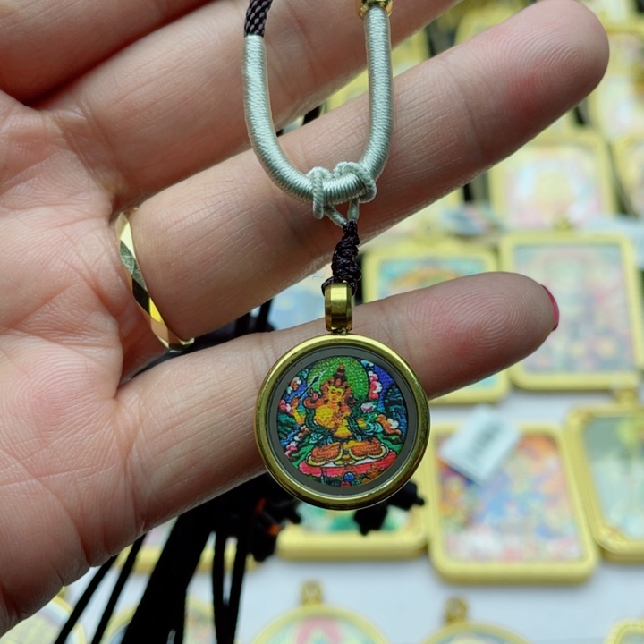 吊坠唐卡他饿了就可以吃