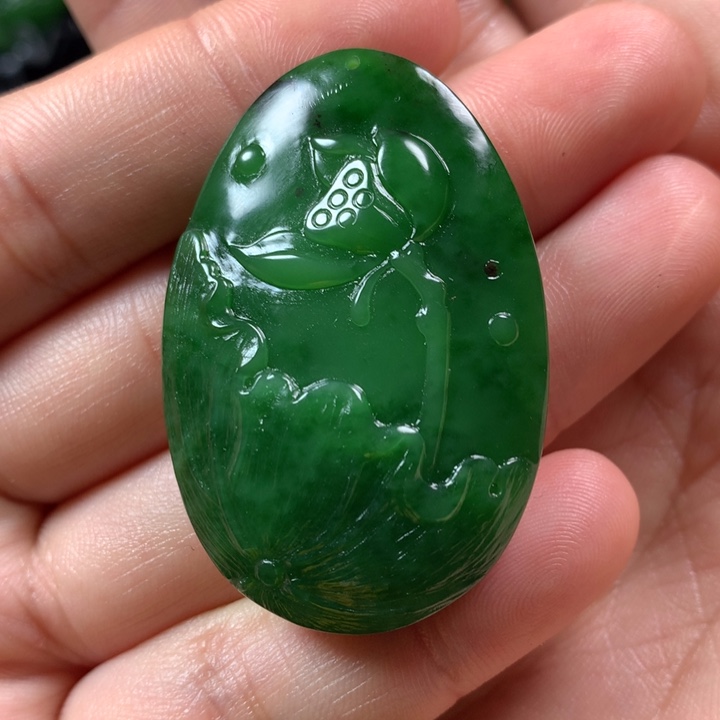 江***晚和田玉未镶嵌颈饰