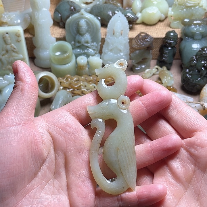 和田玉颈饰未镶嵌