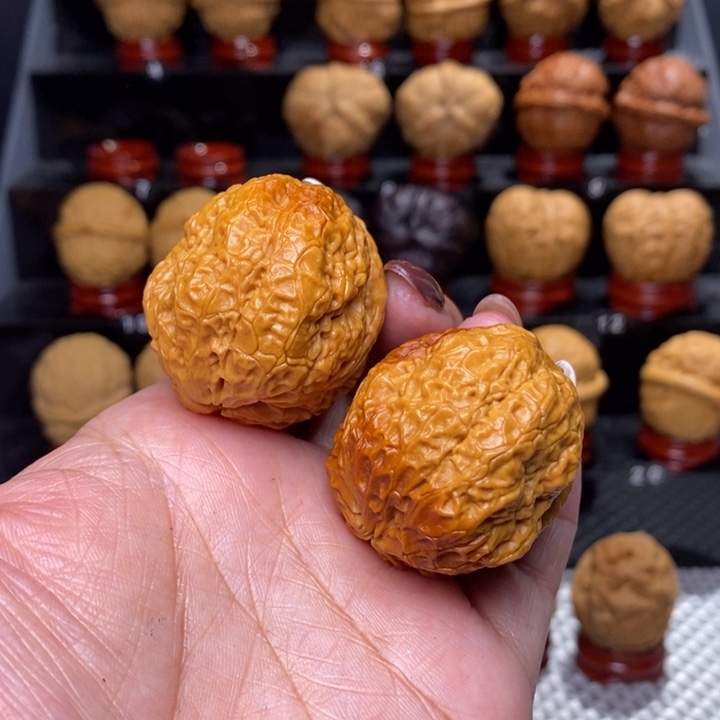 文玩核桃把件兽皇元宝…………84