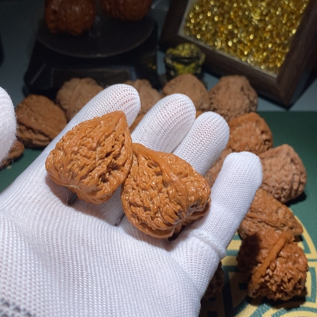 t***生吊坠文玩核桃塔尖