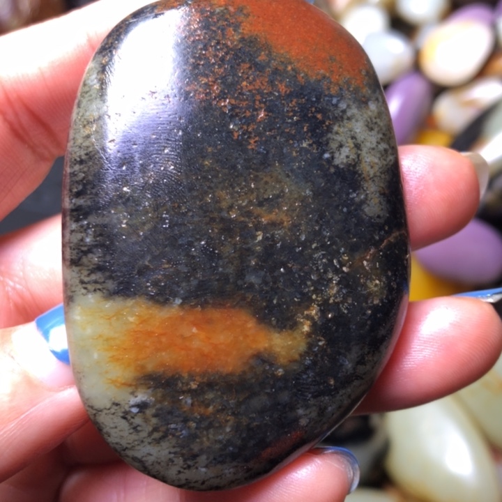 和田玉（翠青玉）未镶嵌珠宝奇石