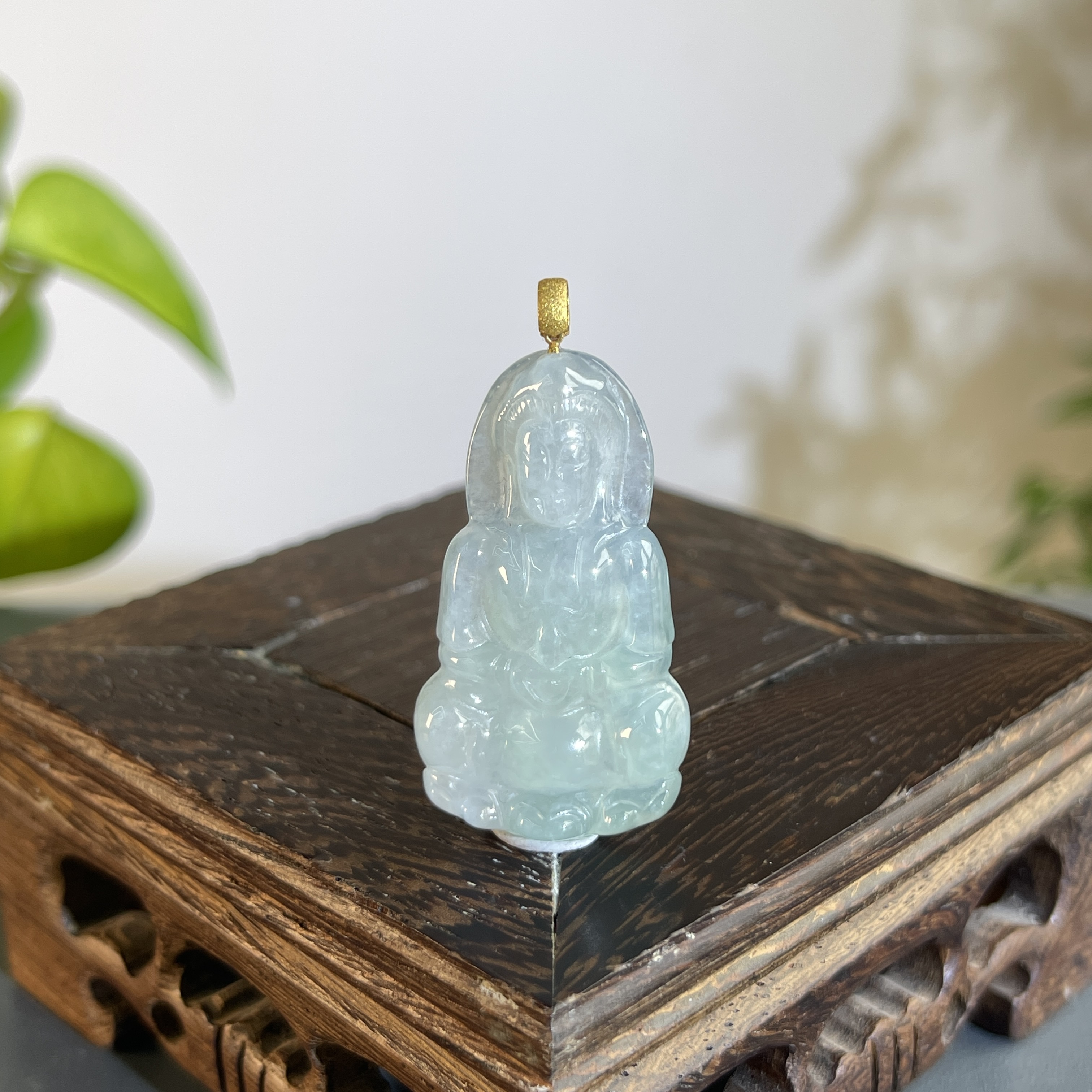 JTA18-27  天然缅甸A货翡翠  18K金扣观音