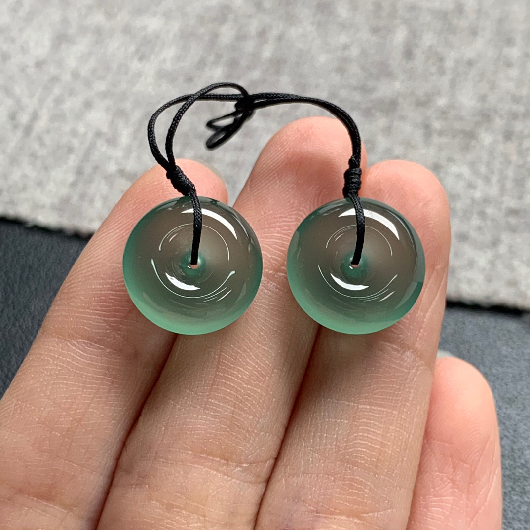 天然A货缅甸翡翠 平安扣一对 尺寸 : 14-6.2