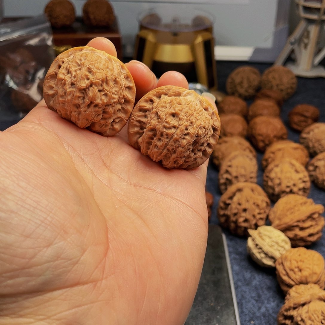 猴头核桃把件血麒麟39尺