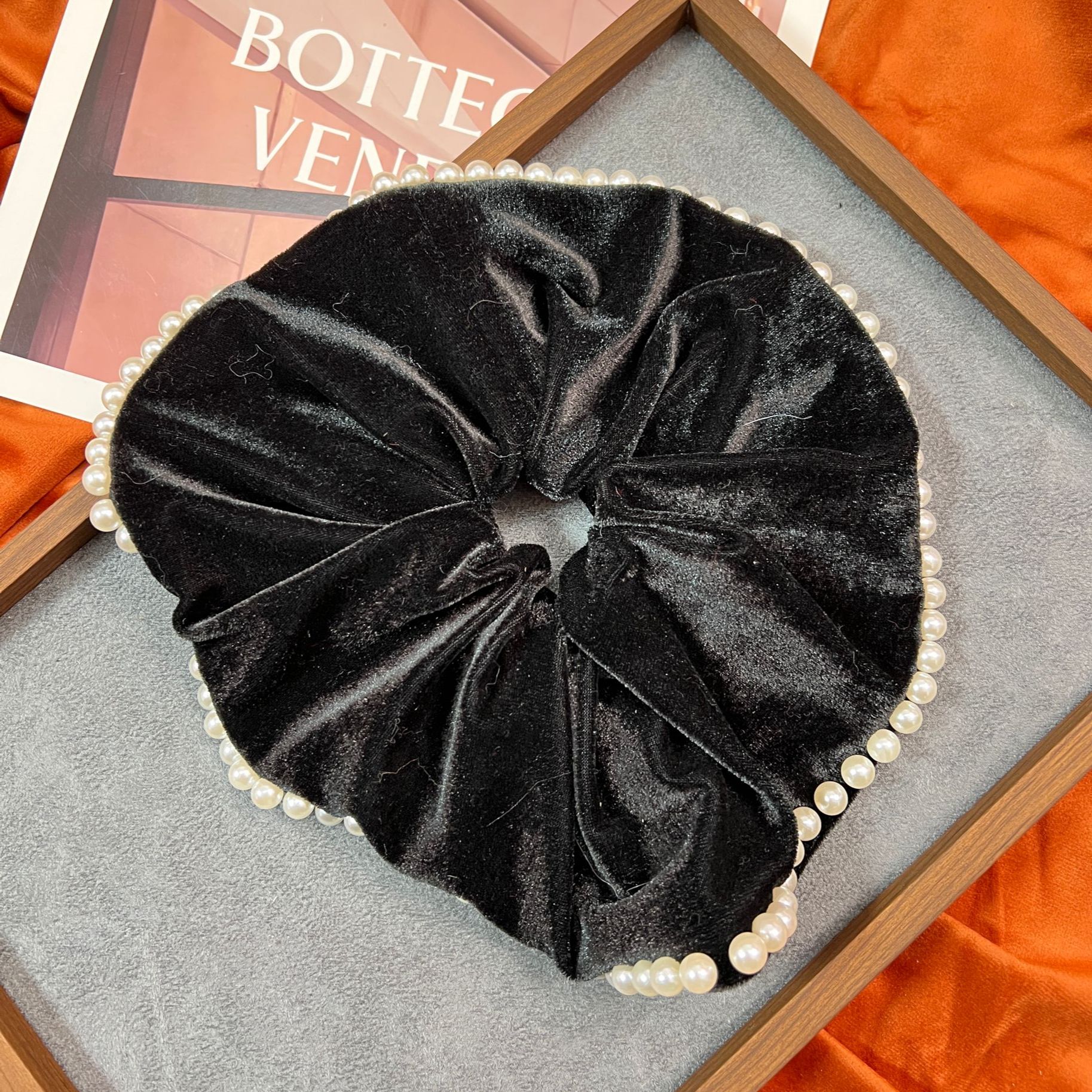 法式复古黑色丝绒珍珠大肠发圈Y142小香风