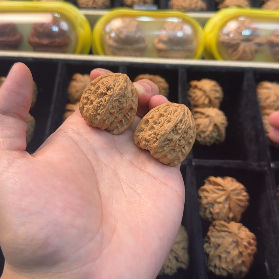 文玩核桃吊坠密纹手捻