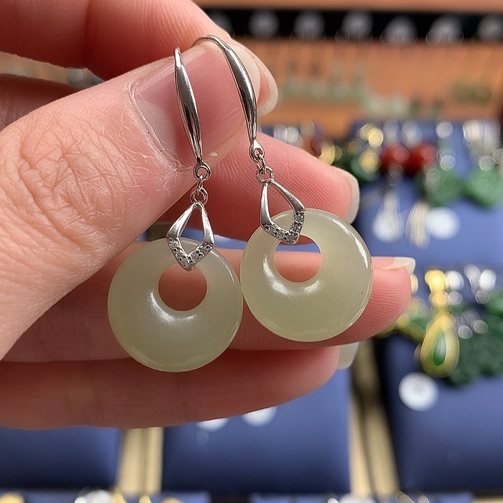 和田玉银S925镶嵌耳饰平安扣15.7左右冰晴水