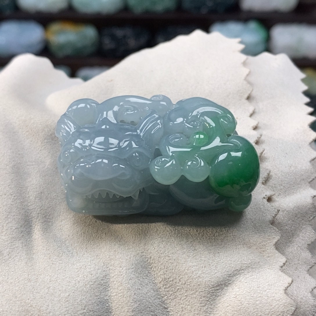 翡翠未镶嵌颈饰天然翡翠吊坠貔貅
