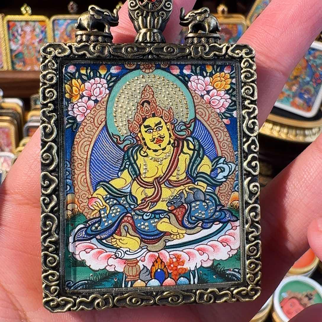 吊坠热卡黄财老师