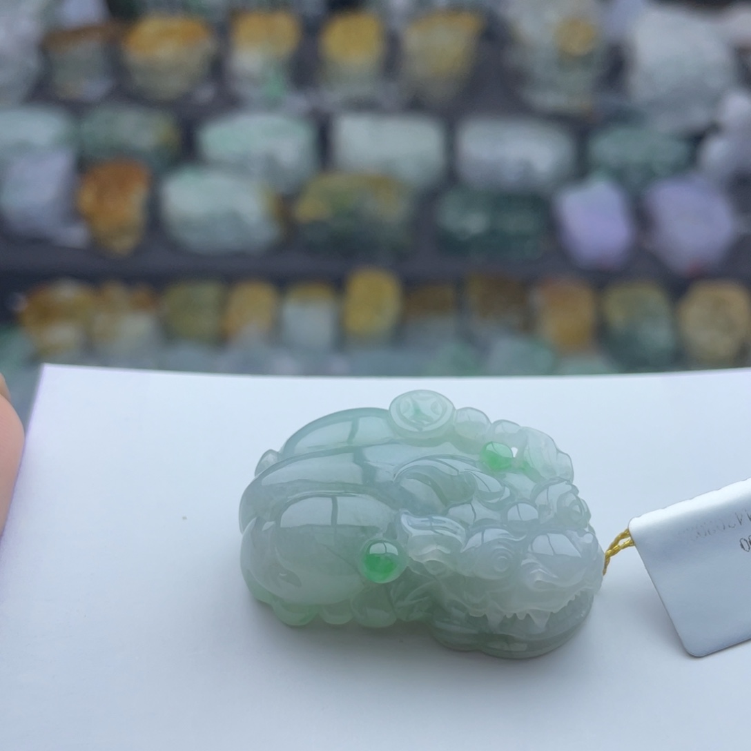 翡翠颈饰未镶嵌貔貅