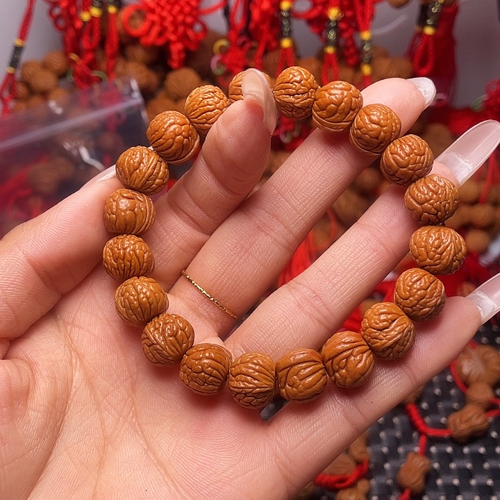 木质类龙纹桃枭挂件