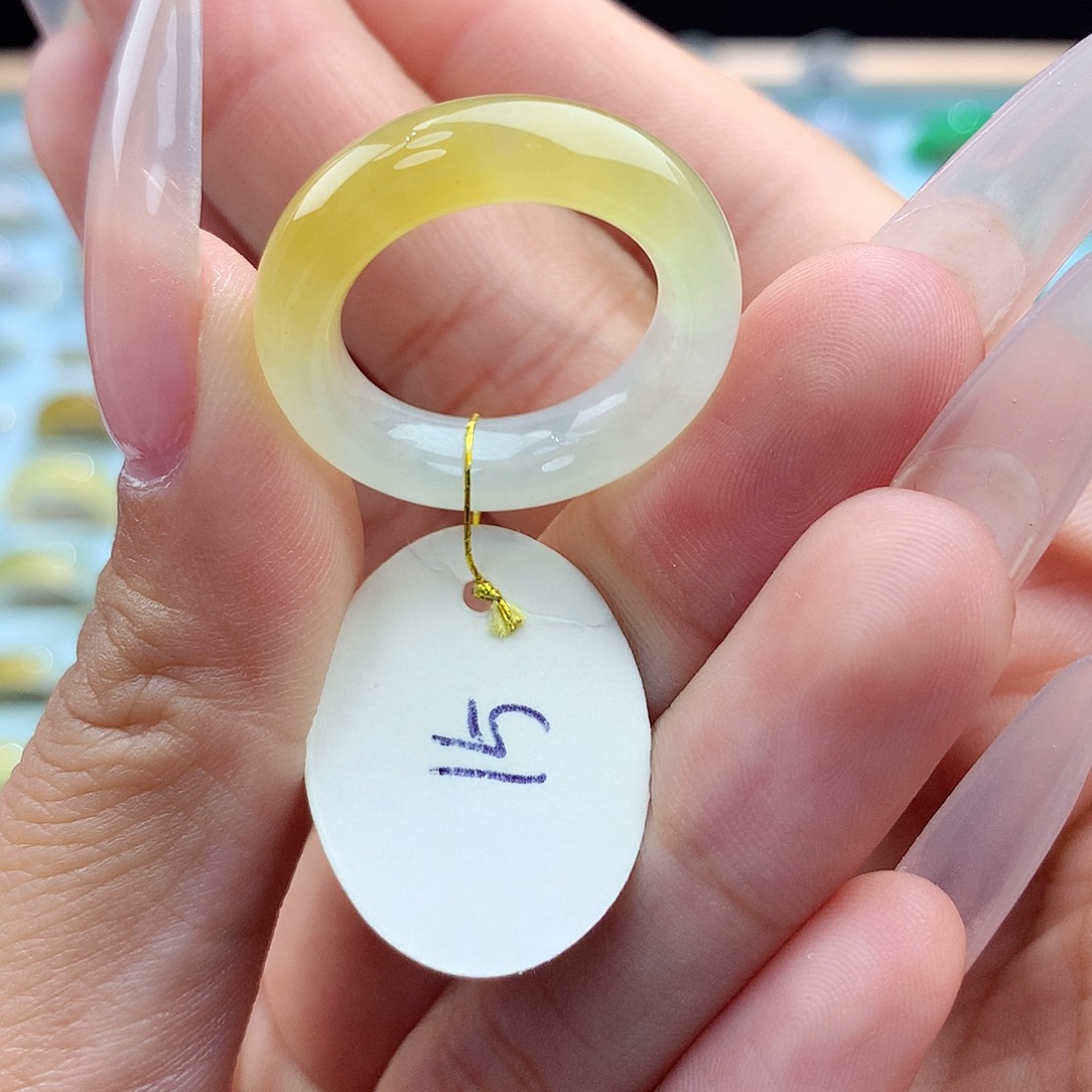 翡翠戒指未镶嵌15圈