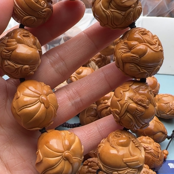 橄榄核手串雕刻工艺