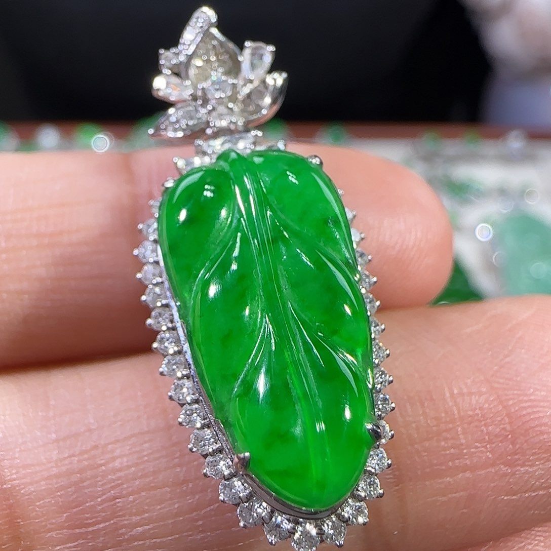 翡翠吊坠(不含链)18K金镶嵌