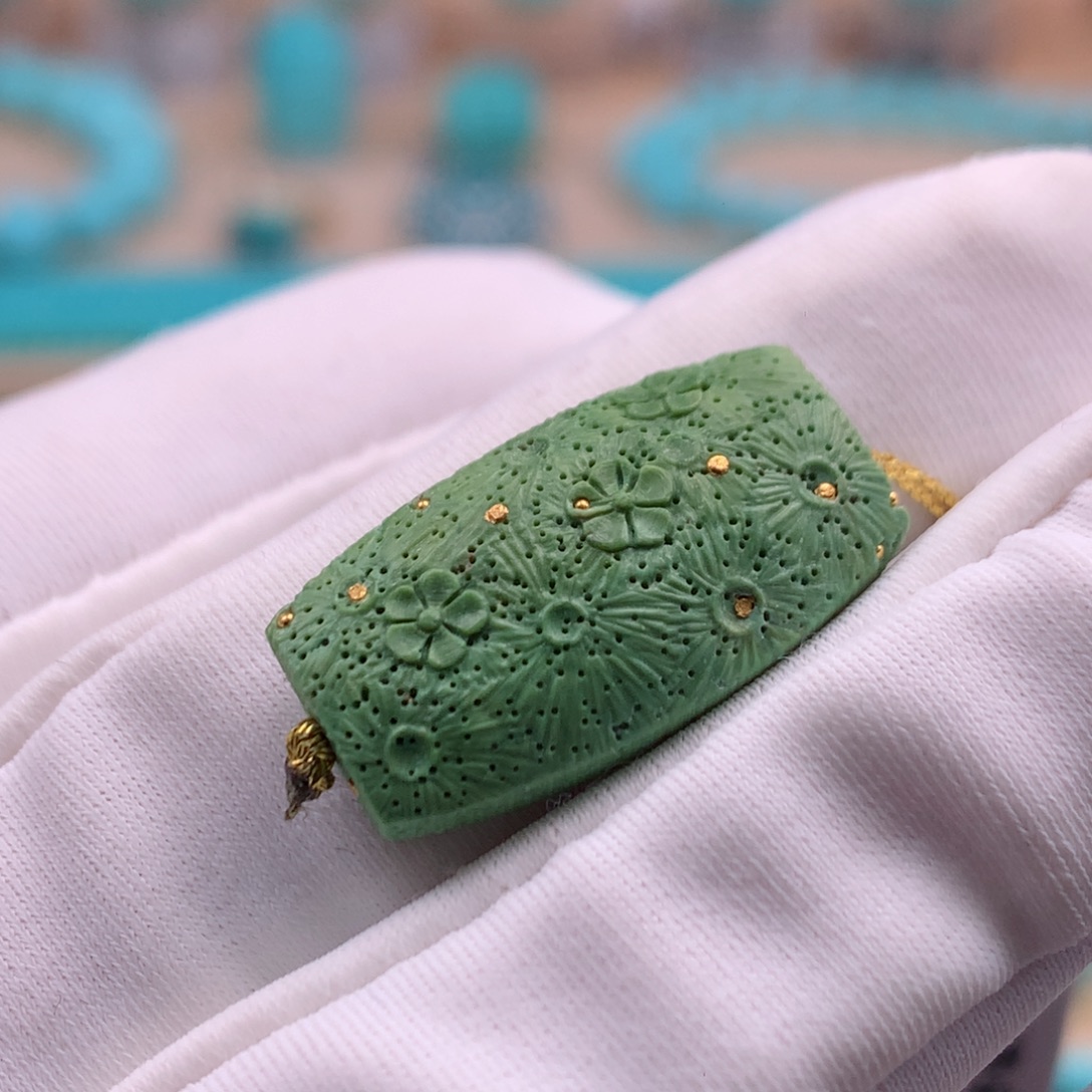 绿松石18K金镶嵌珠宝奇石