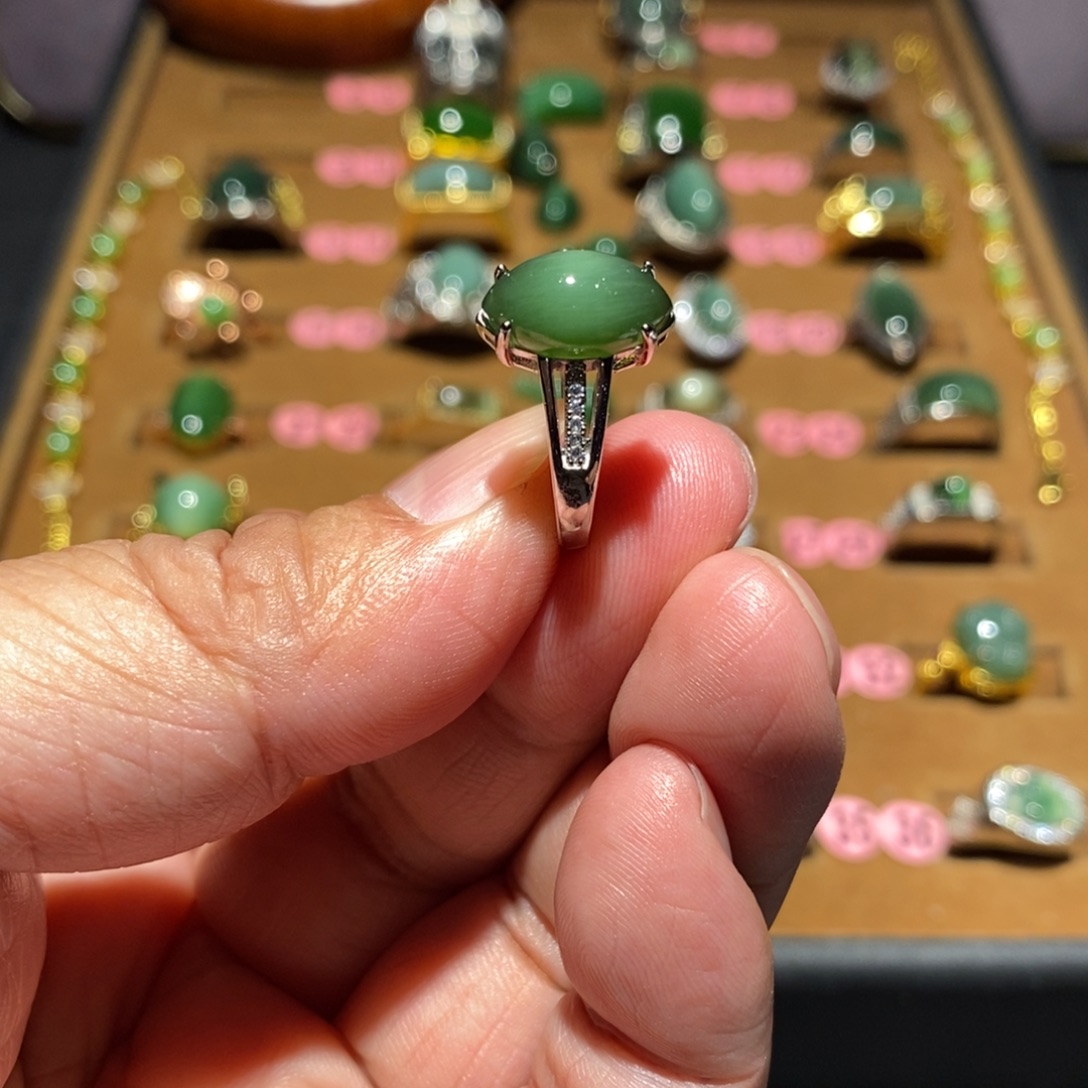 和田玉未镶嵌戒指