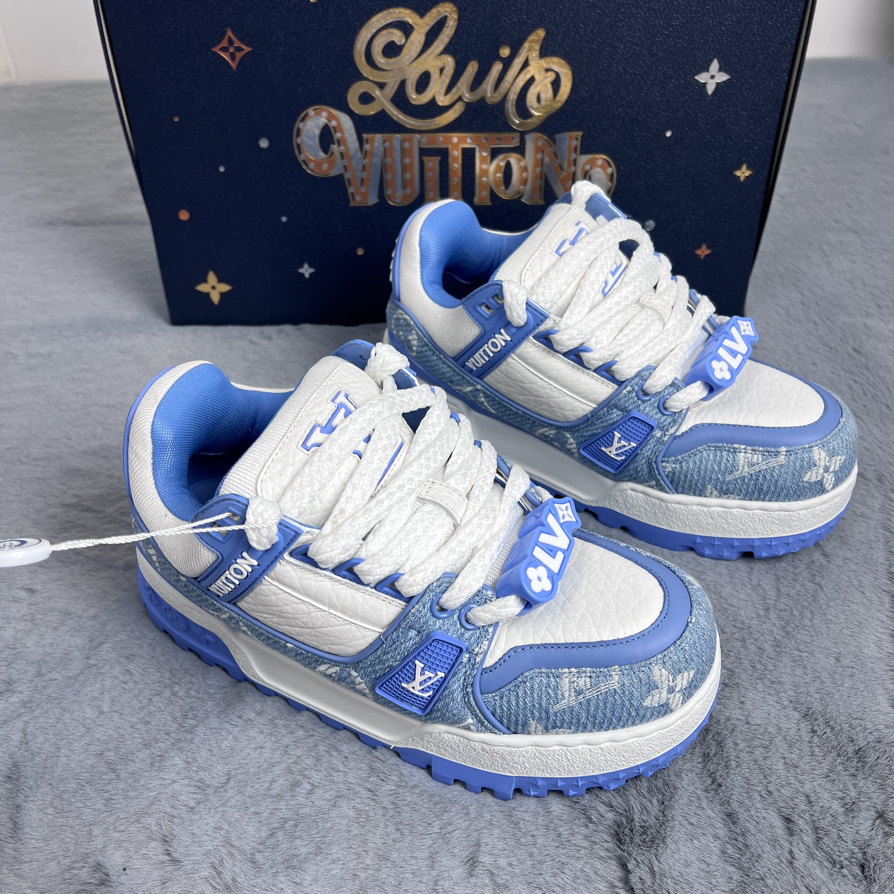 99新 LouisVuitton/路易威登 35码！lv trainer24小胖丁白蓝牛仔