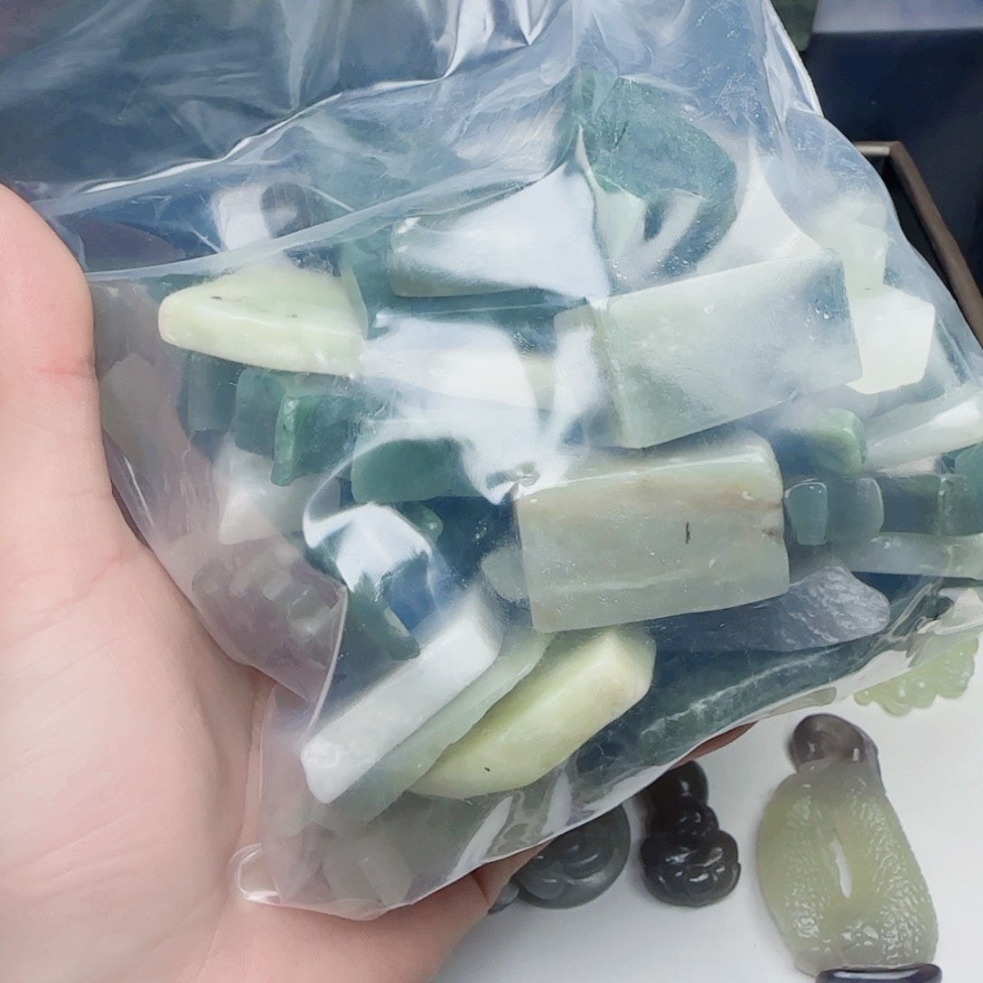 和田玉颈饰未镶嵌穿***仙