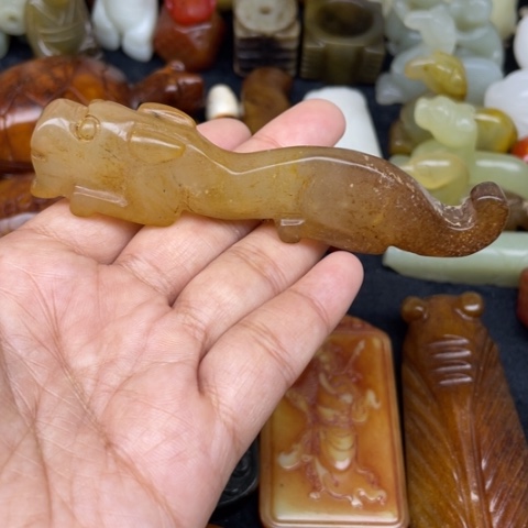 未镶嵌蛇纹石玉颈饰9