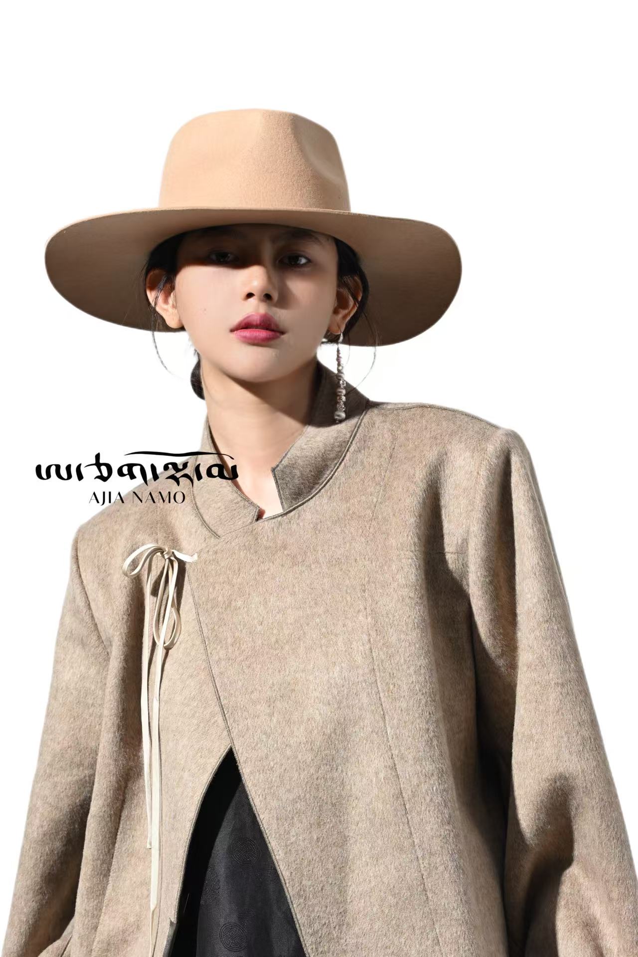 AJ-NAMO原创设计款卡其色短款外套A162