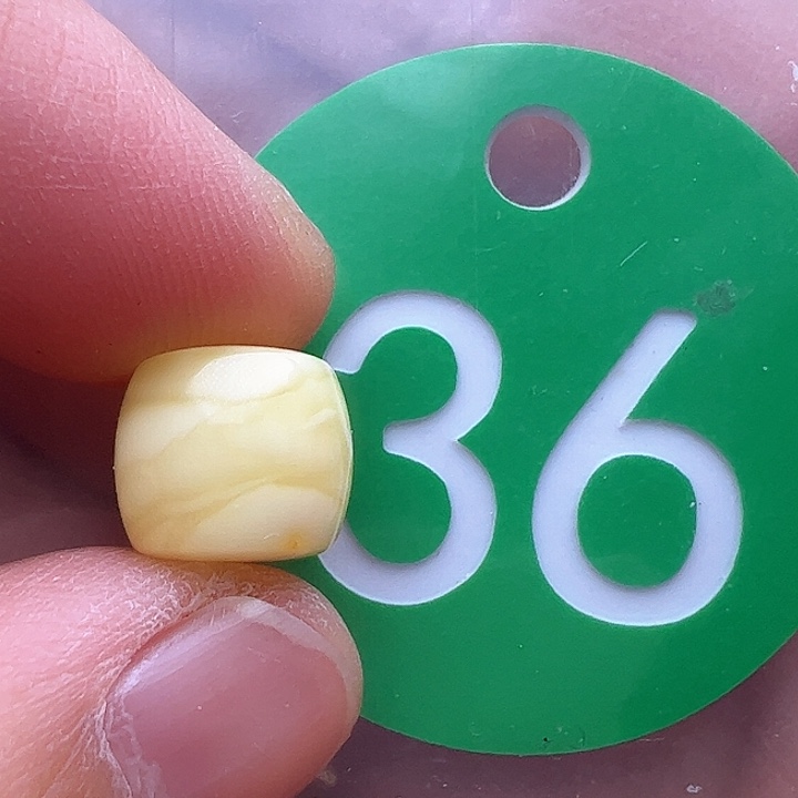 蜜蜡裸石未镶嵌10m m