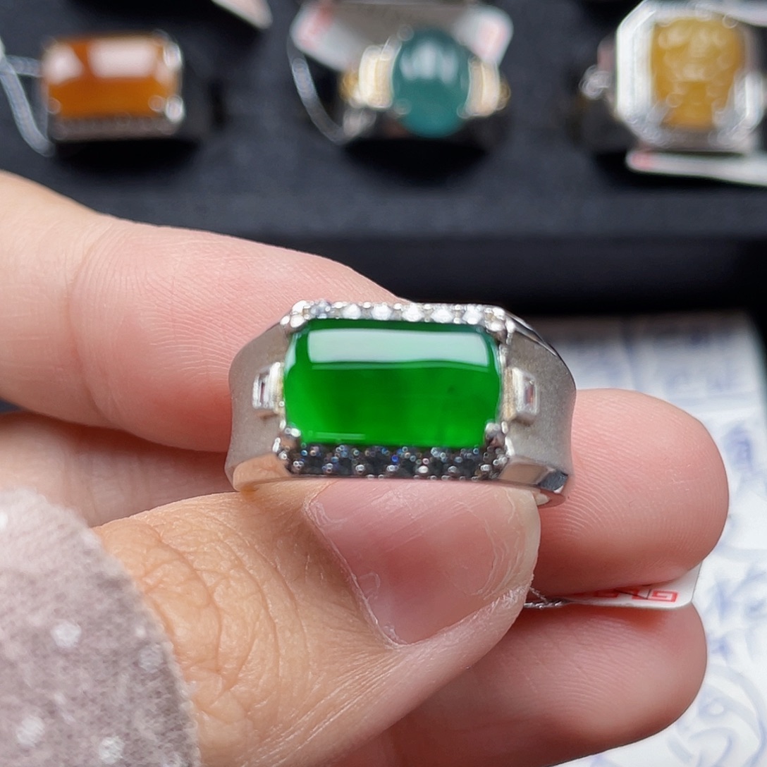 翡翠戒指银S925镶嵌天然a货翡翠没运费险2397