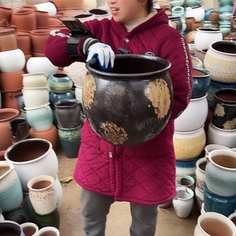 口29高28，瑕疵底裂盆子。