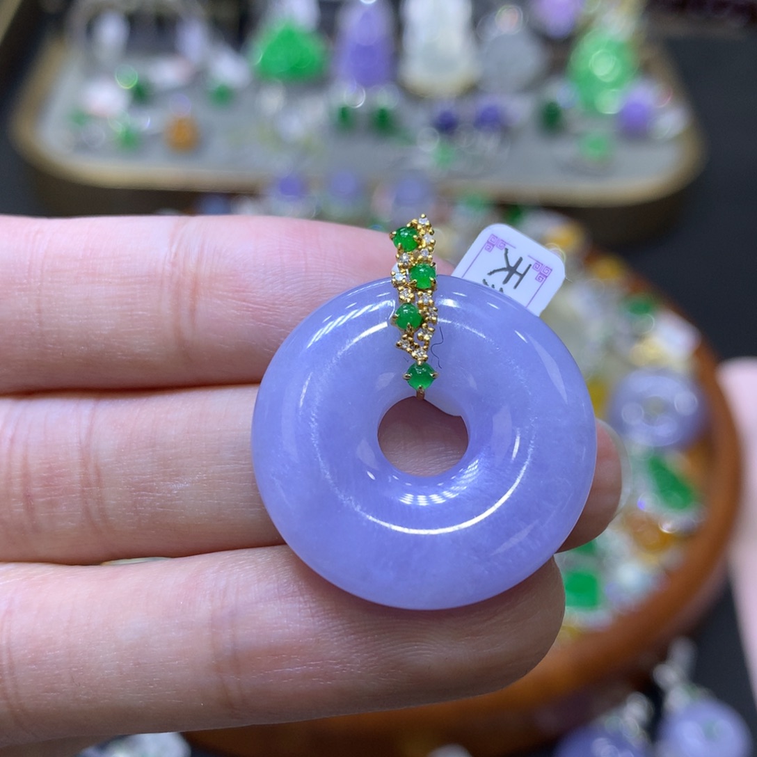 翡翠颈饰18K金镶嵌翡翠吊坠项链