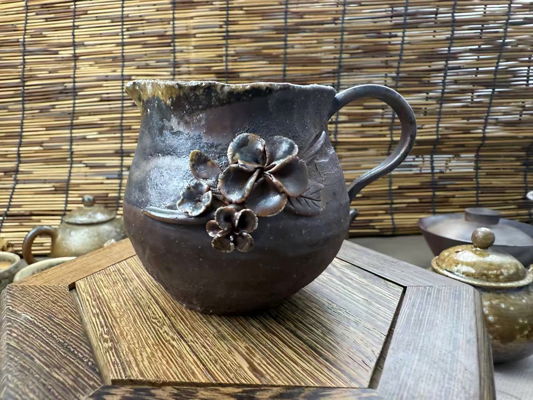 纯手工柴烧捏花手捏公道杯 