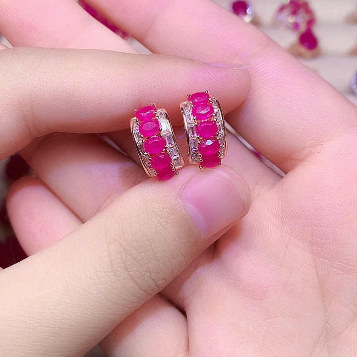 舍***）红宝石耳饰银S925镶嵌