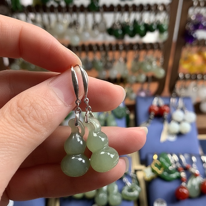 和田玉银S925镶嵌耳饰葫芦21.3左右晴水绿