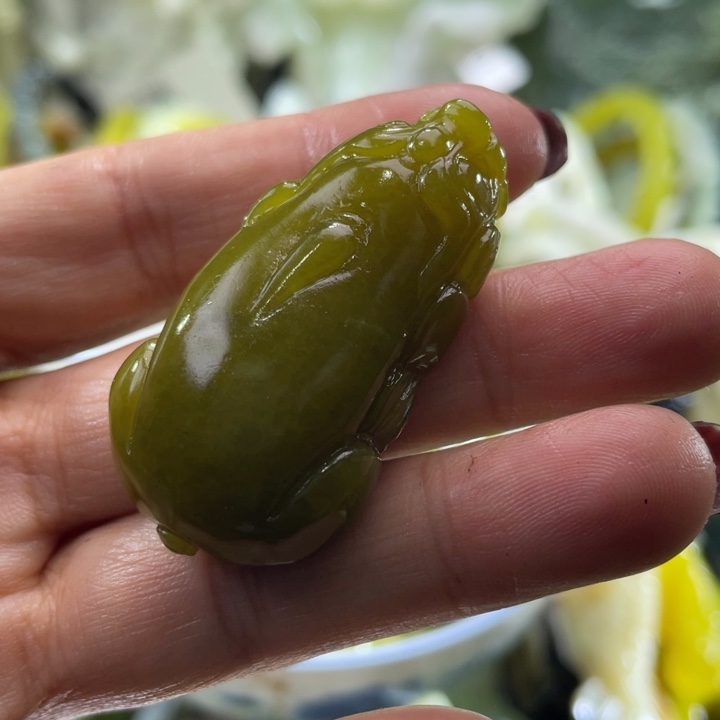 岫玉未镶嵌吊坠吊坠