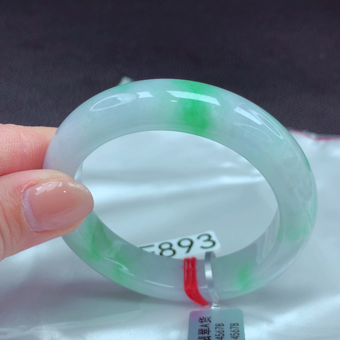 翡翠手镯未镶嵌手镯88