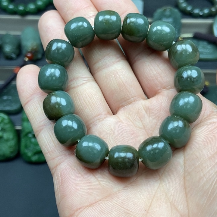 和田玉颈饰未镶嵌