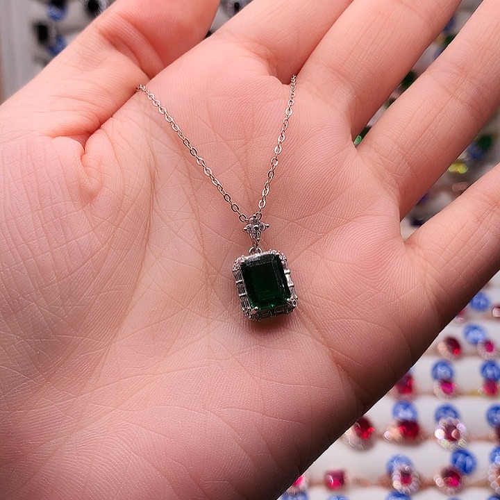 透辉石吊坠赠链银S925镶嵌11