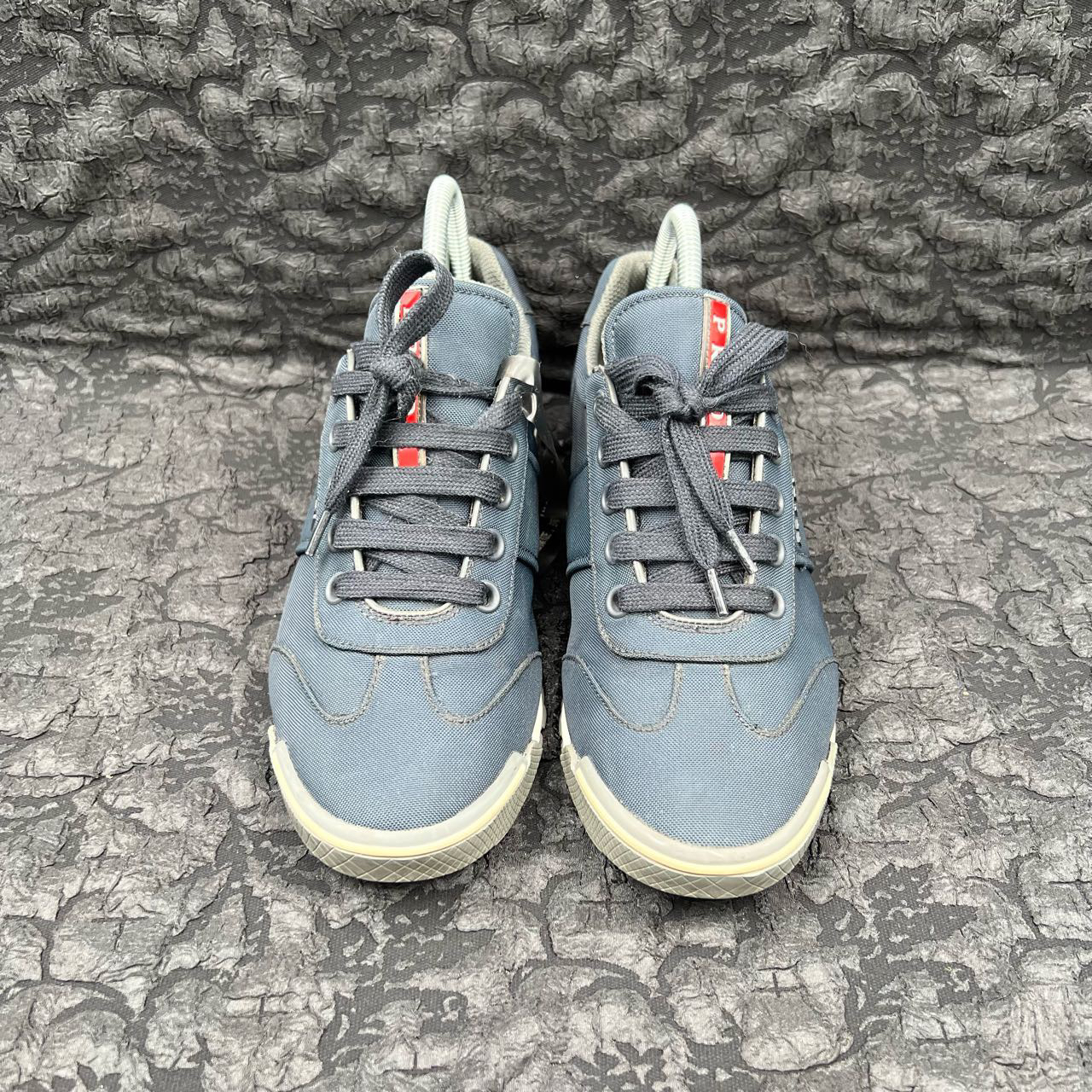 Prada 普拉达 藏蓝色金属logo德训运动鞋 40码/95新/无配件