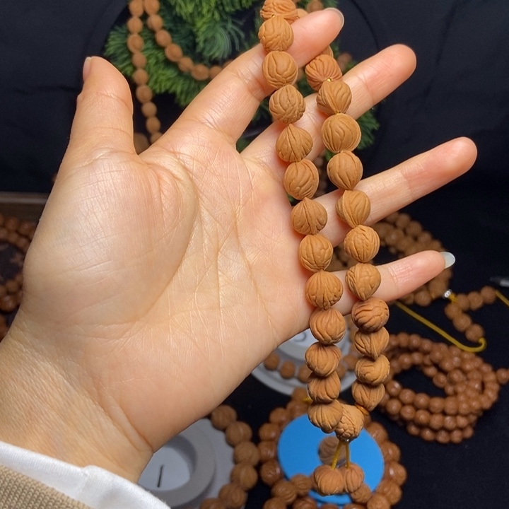 秦岭龙纹桃核手持