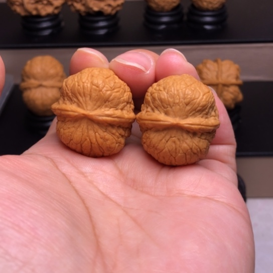 文玩核桃把件朝*黄金元宝蟾33