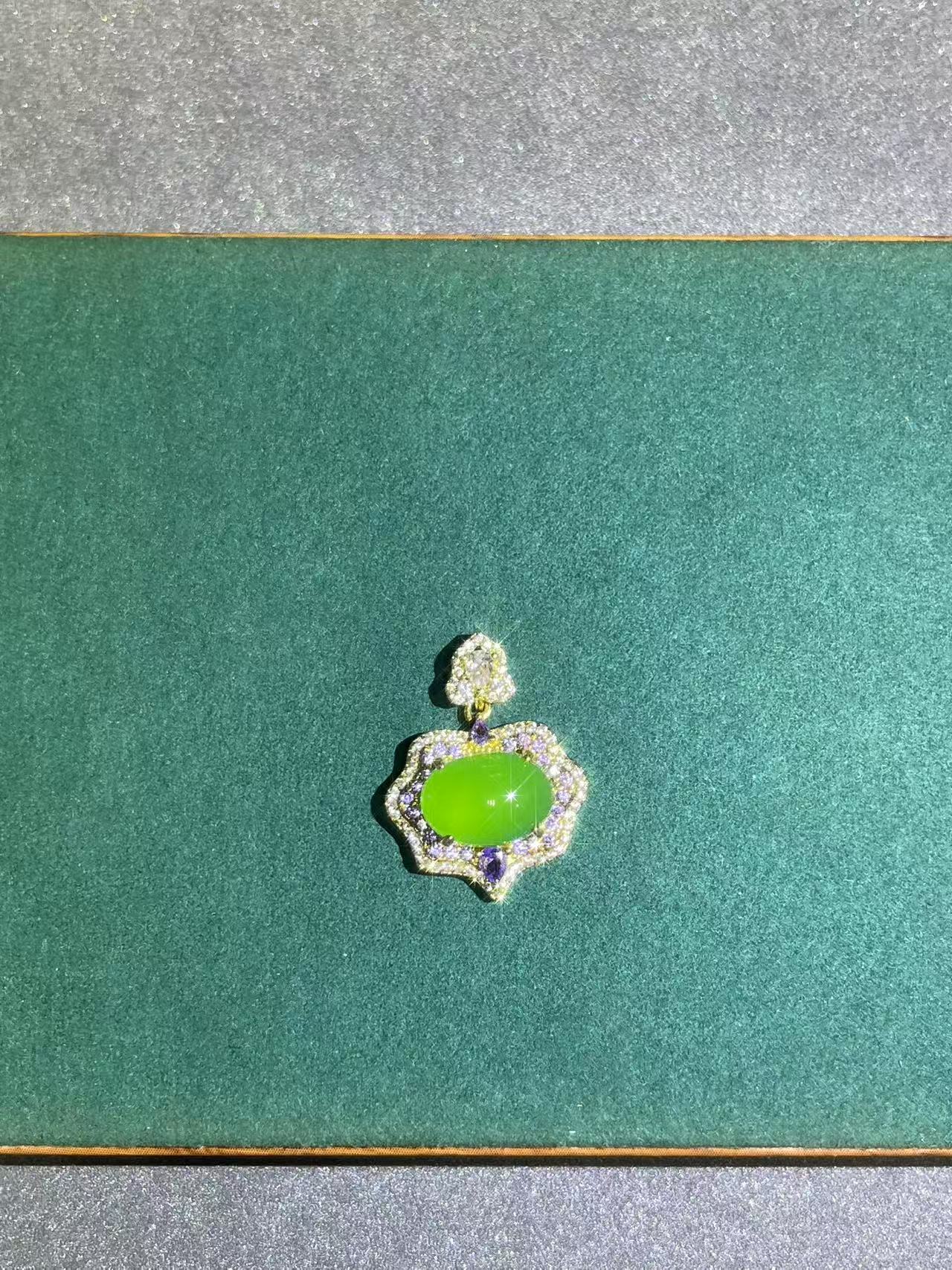 a3381黄托满镶如意吊坠多样发