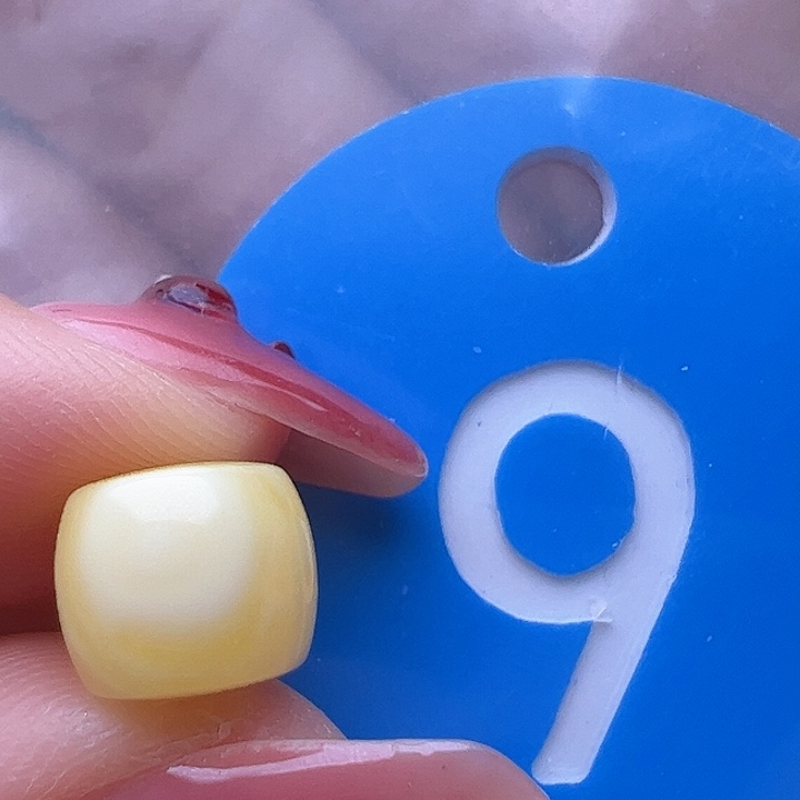 蜜蜡裸石未镶嵌8.8mm 直切