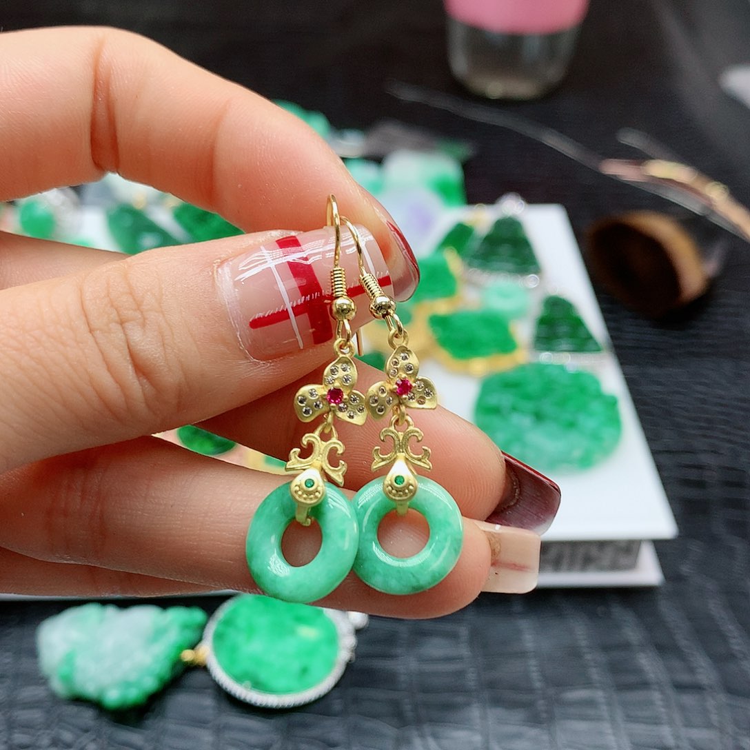 【闪购商品】翡翠耳饰未镶嵌，