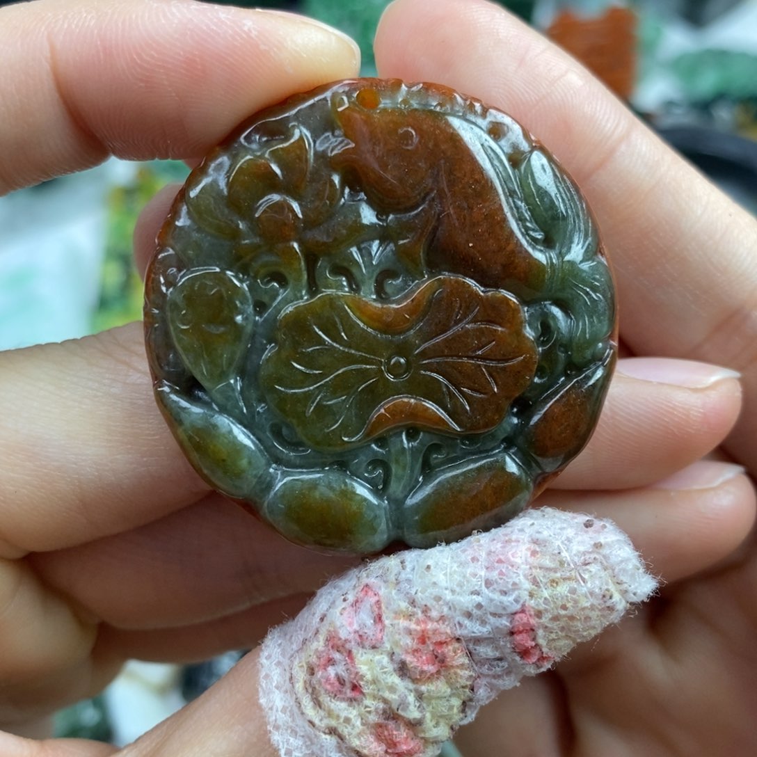 翡翠颈饰未镶嵌吊坠