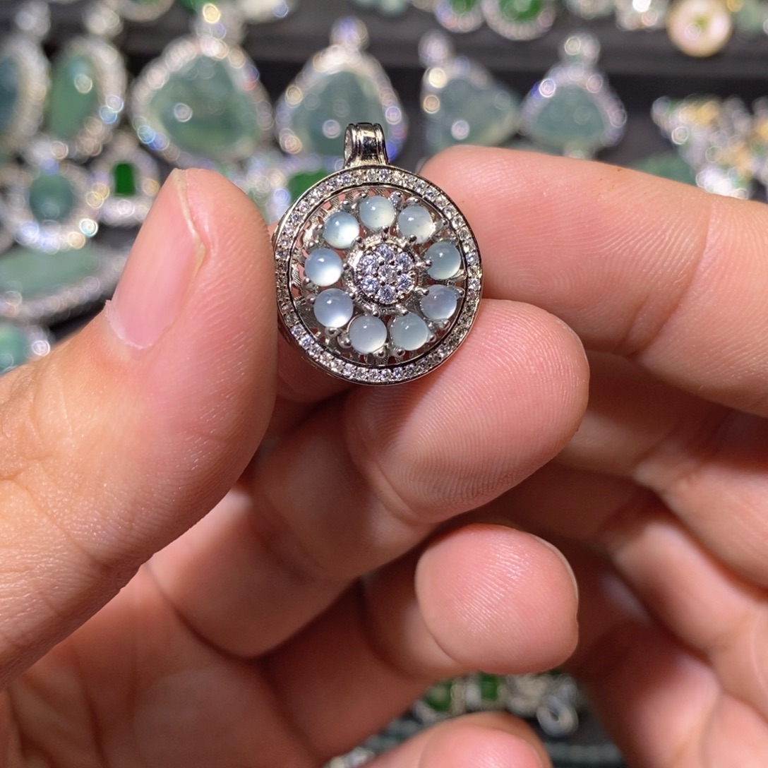 翡翠未镶嵌颈饰天然