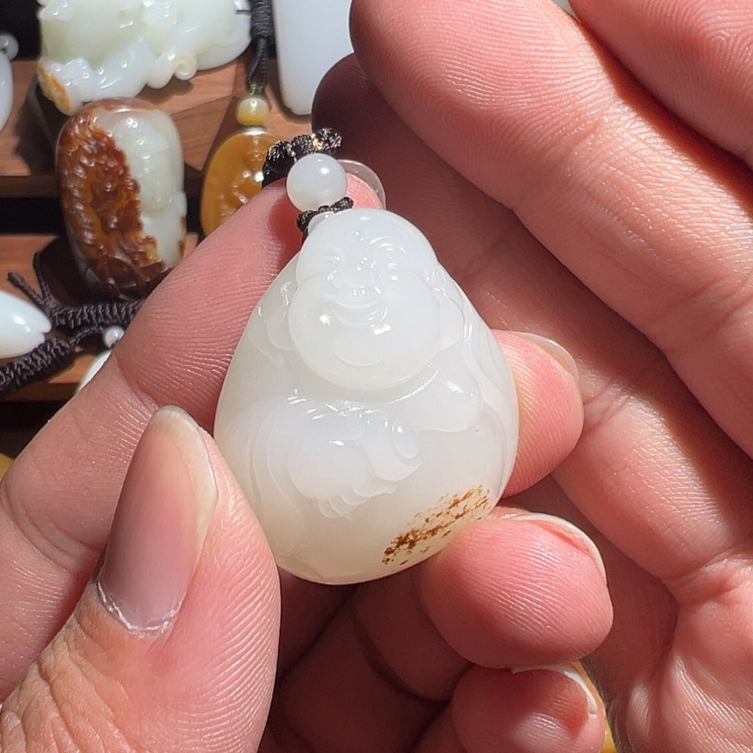 二****和田玉未镶嵌颈饰