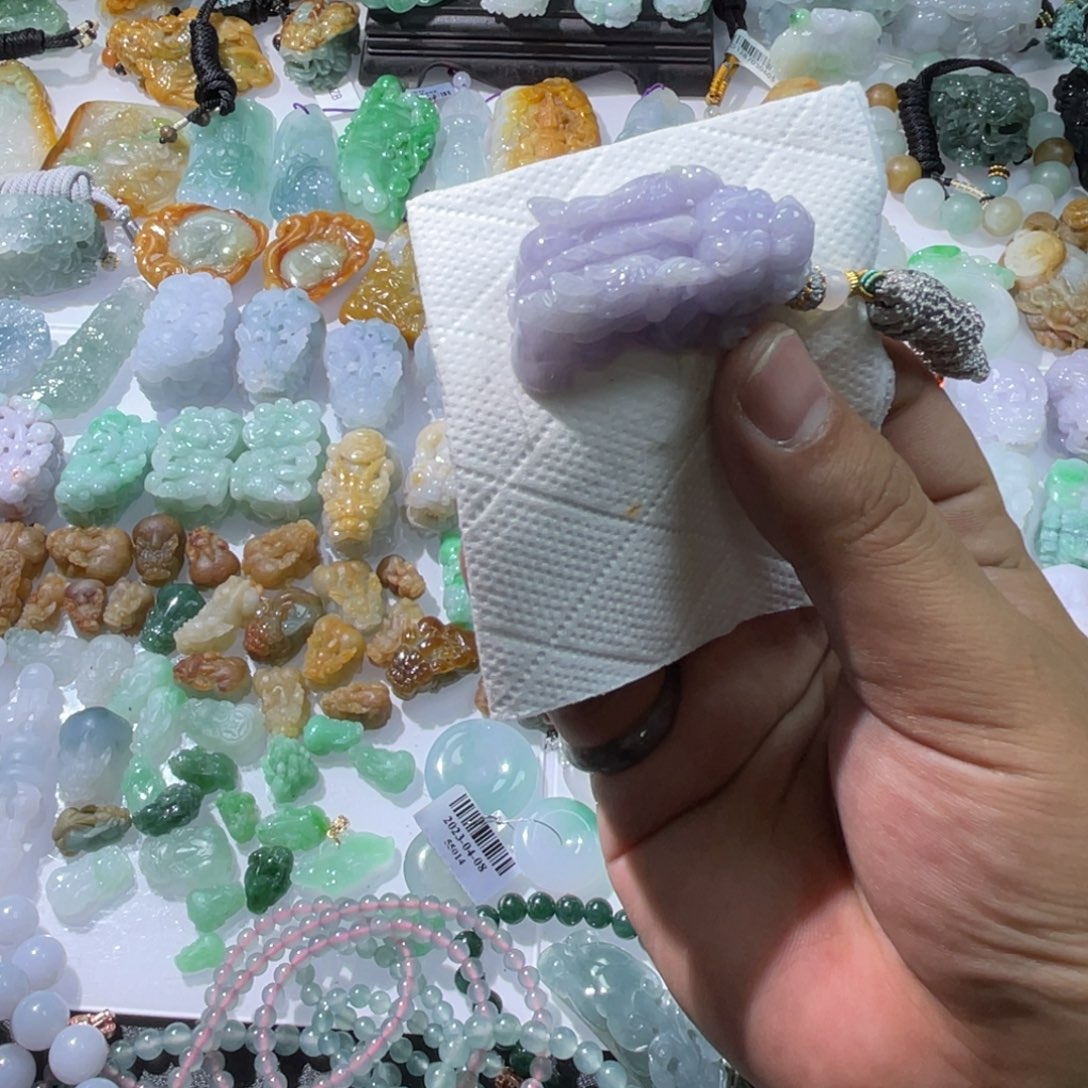 翡翠颈饰未镶嵌天然