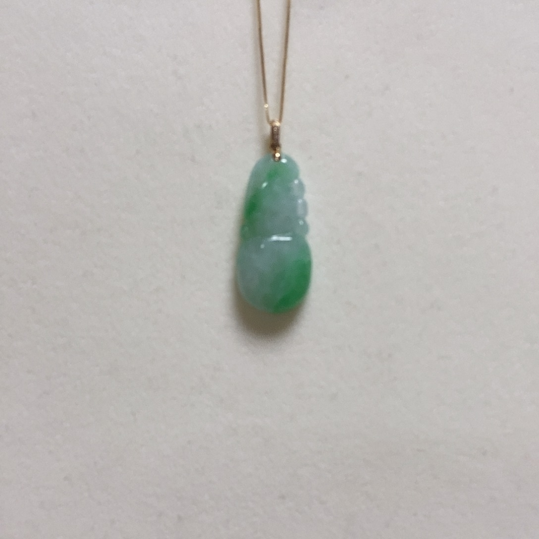 翡翠颈饰18K金镶嵌K****?简单