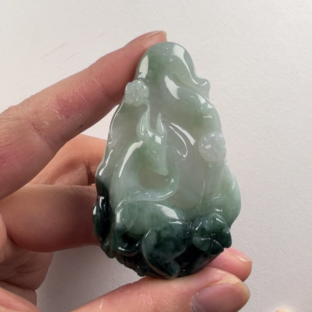 翡翠未镶嵌吊坠(赠链)代编织有瑕疵