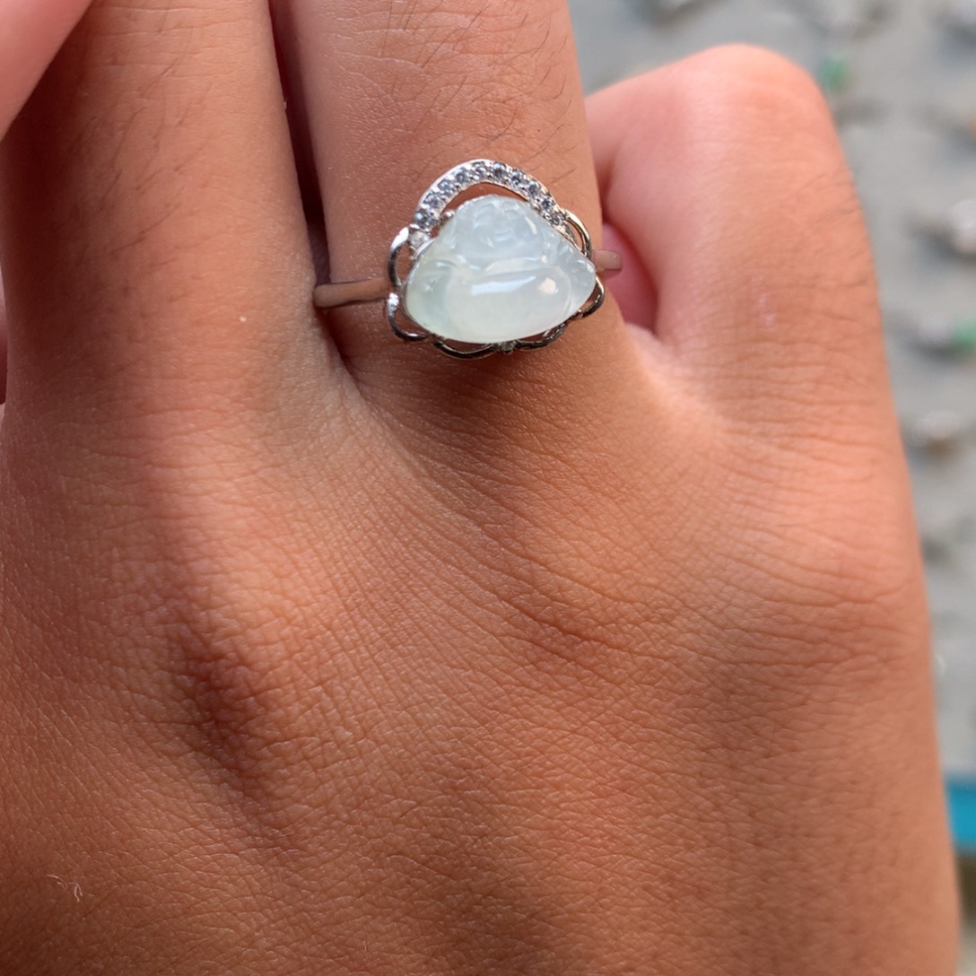 翡翠未镶嵌戒指我在