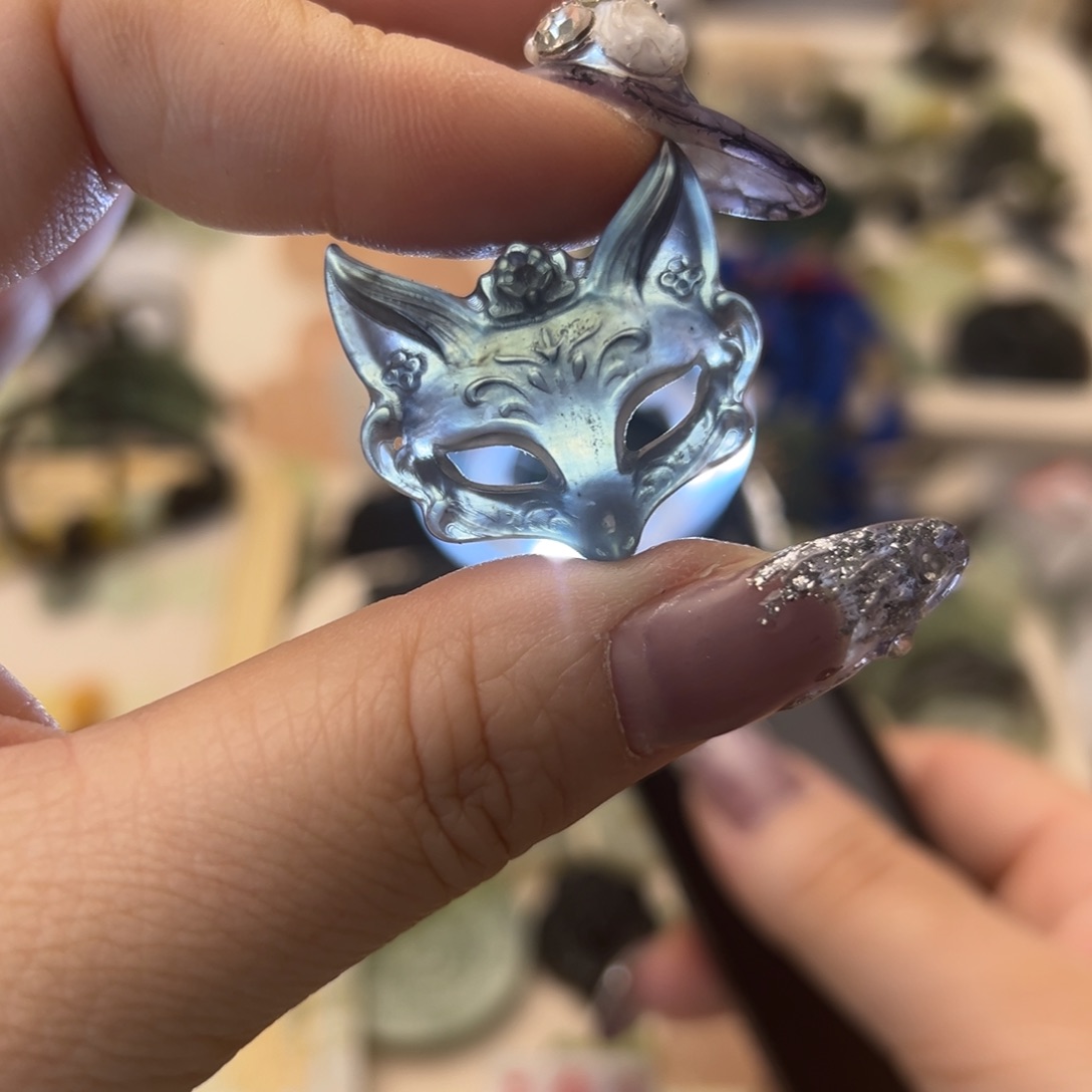 蛇纹石玉颈饰合金